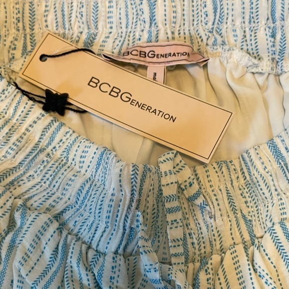 NEW BCBGeneration Striped Shorts - Picture 4 of 4